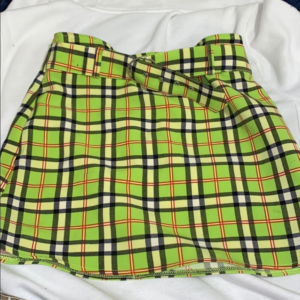 a 90 looking skirt